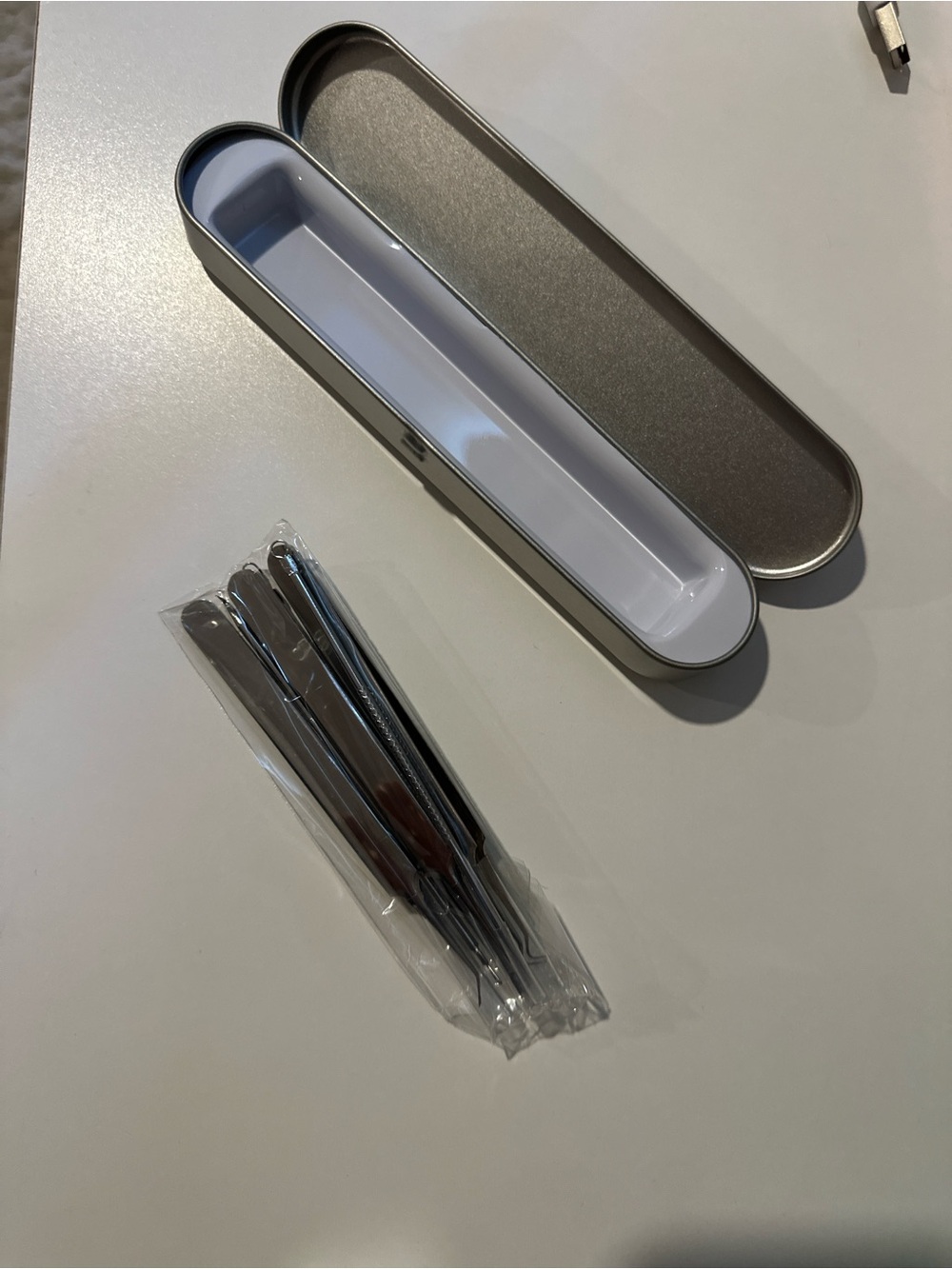Silver Metal Set with Tin Case (face care)